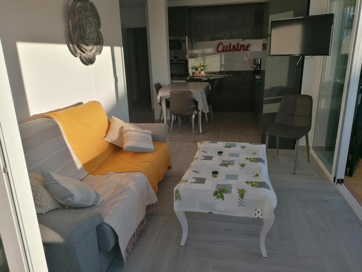 Appartement Moderne Pour 6 Adultes Benalmádena Esterno foto