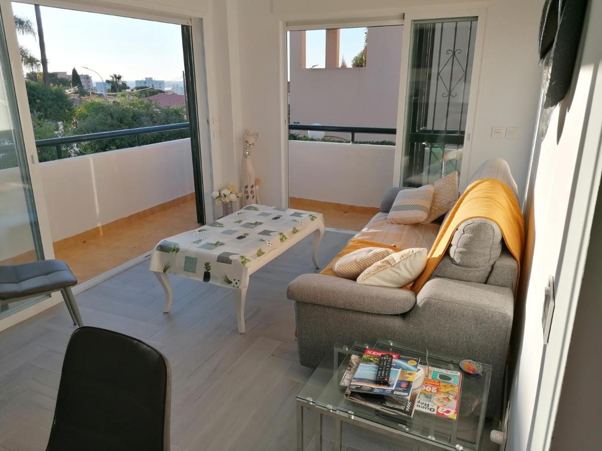 Appartement Moderne Pour 6 Adultes Benalmádena Esterno foto