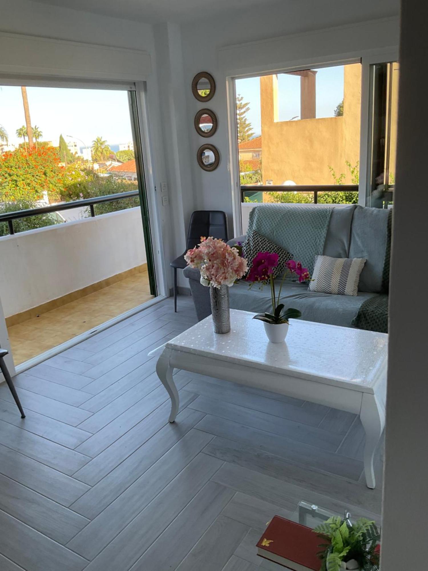 Appartement Moderne Pour 6 Adultes Benalmádena Esterno foto