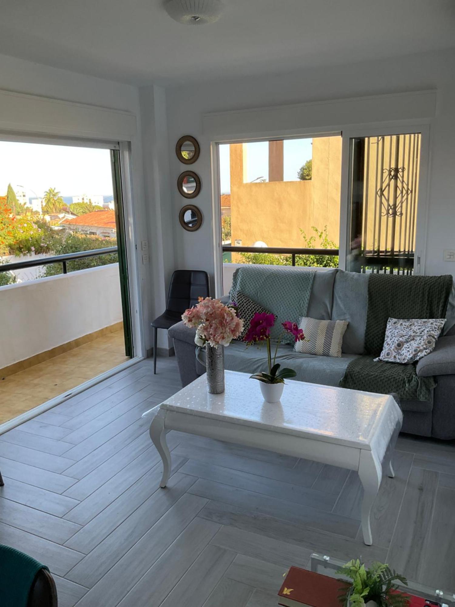 Appartement Moderne Pour 6 Adultes Benalmádena Esterno foto